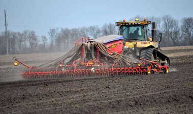 Chortkiv - Ternopil - Ukrayna - 10 Nisan 2018. Tarım firma 