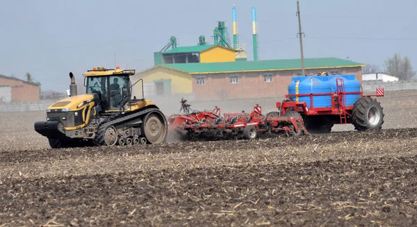 Chortkiv Ternopil Ukrajna Április 2018 Ban Tavasz Hatékony Traktor Macska — Stock Fotó