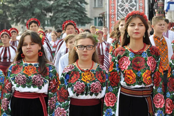 Borshiv Ternopil Ucrânia Setembro 2016 Participantes Festival Tradicional Camisa Bordada — Fotografia de Stock