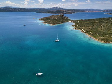 Uçak fotoğraf ile şaşırtıcı yaz manzara fotoğrafçılığı la la maddalena adalar, sardegna, İtalya.