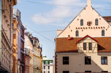 Riga 'nın eski güzel mimarisi Letonya