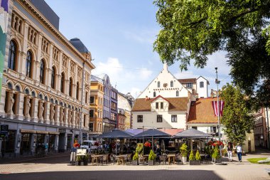 Riga 'nın eski güzel mimarisi Letonya