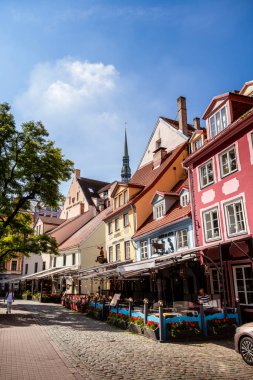 Riga 'nın eski güzel mimarisi Letonya