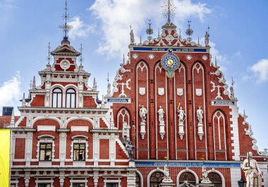 Riga 'nın eski güzel mimarisi Letonya