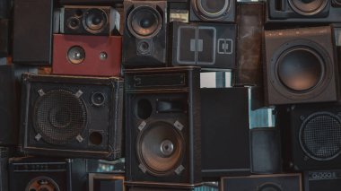 Yaratıcı müzik arka plan vintage hoparlörlerden yapılmış. Tonlu görüntü.