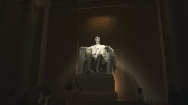 Vista Obliqua Della Statua All Interno Del Memoriale Lincoln Washington — Video Stock