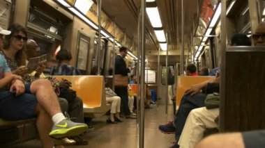 New York, New York, ABD 15 Eylül 2015: iç ABD new York metro sisteminde bir trenin