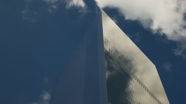 Close Van Een Wolkenkrabber Manhatten New York Verenigde Staten — Stockvideo