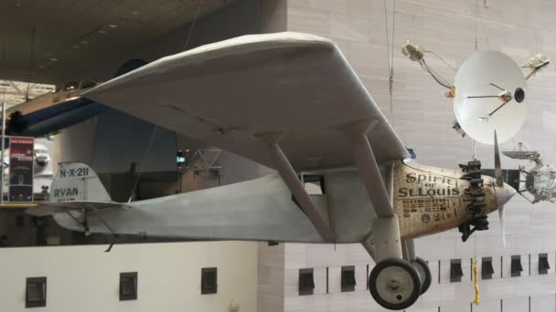 ワシントン 2015 国民空気および宇宙博物館 スミソニアン研究所 ワシントン で最初成功したトランス アトランティック飛行機の精神 — ストック動画