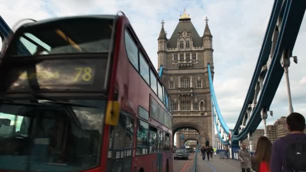 Two Red Double Decker Buses Cross Tower Bridge London United — стоковое видео