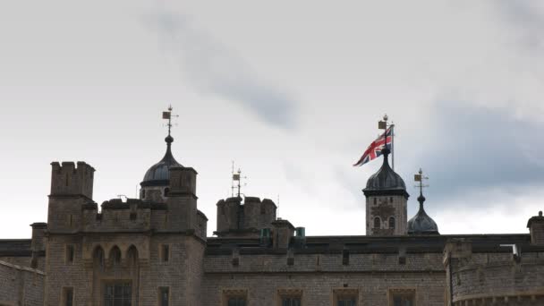 Close Van Historische Tower London Verenigd Koninkrijk Thuisbasis Van Kroonjuwelen — Stockvideo