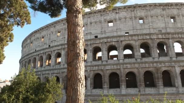 Panorering Skott Colosseum Rom Italien Höst Eftermiddag — Stockvideo