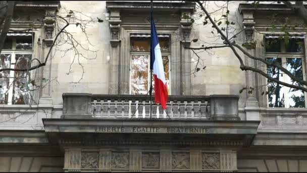 Paris Frankrike September 2015 Den Franska Flaggan Fasaden Polisen Länet — Stockvideo