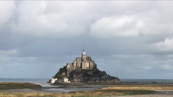 Ευρεία Άποψη Της Mont Michel Στη Νορμανδία Γαλλία — Αρχείο Βίντεο