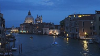Bazilikası st mary ve alacakaranlıkta grand canal Venedik, İtalya