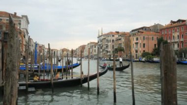Gondol öğleden sonra görünümü üzerinde büyük kanal Venedik, İtalya