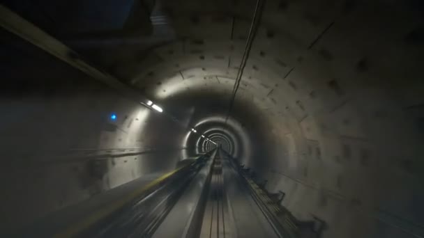 Eine Aufnahme Des Tunnels Zwischen Den Terminals Frankfurter Flughafen Deutschland — Stockvideo