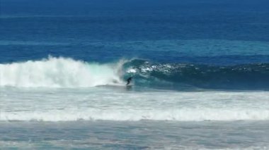 sörfçü margaret River Batı Avustralya'da bir ünlü büyük dalga konumunu işaret