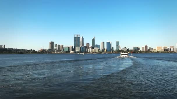 Traghetto Stradale Ripara Sul Fiume Cigno Dirige Verso Città Perth — Video Stock