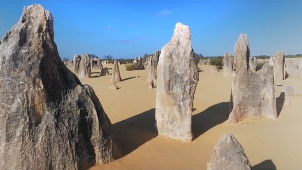 一天的时间3轴万向节拍摄之间的尖顶之间的尖顶在南邦国家公园 澳大利亚西部 — 图库视频影像