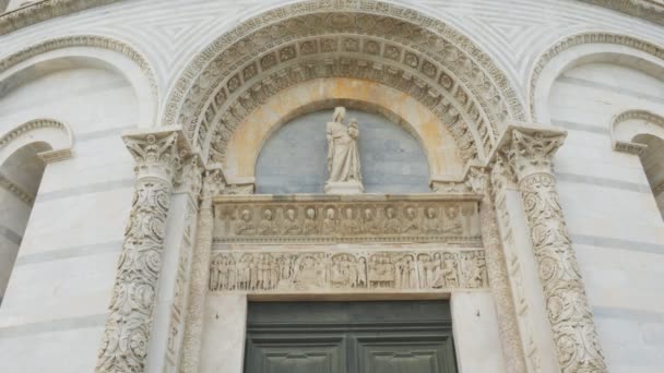 Primer Plano Del Intrincado Detalle Arquitectónico Famoso Baptisterio Pisa Italia — Vídeo de stock
