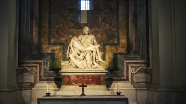梵蒂冈州 2015年9月30日 意大利罗马圣彼得大教堂内的米开朗基罗的 — 图库视频影像