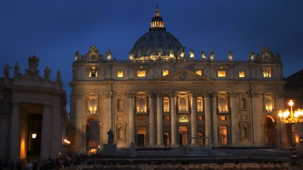 Bir Gece Yakın Çekim Dış Saint Peter Bazilikası Roma Talya — Stok video