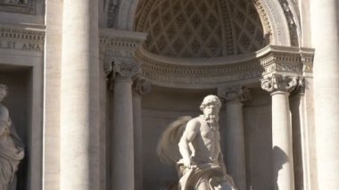 soldan sağa yakın atış trevi Çeşmesi, Roma, İtalya, Neptün'ün heykelinin kaydırma