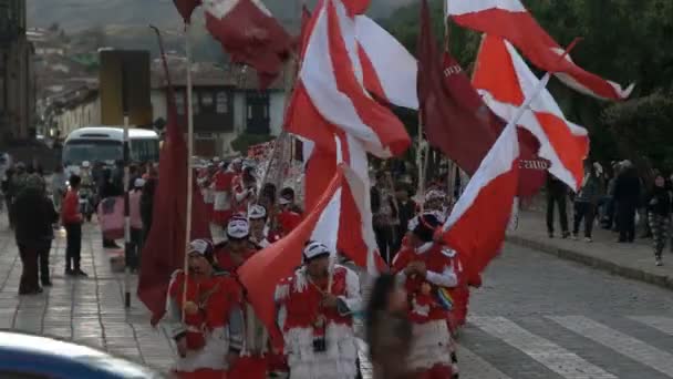 Cusco Peru Juni 2016 Katholieke Aanbidders Maart Een Parade Een — Stockvideo