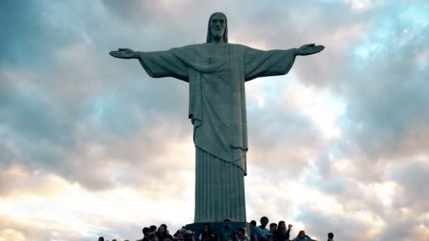 Rio Janeiro Brazílie Květen 2016 Návštěvníci Úpatí Sochu Krista Spasitele — Stock video