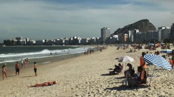 里约热内卢 2016年5月27日 巴西里约热内卢的 Copacabana 海滩上的景色向南看 — 图库视频影像