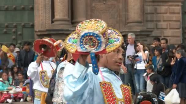 Cusco Perú Junio 2016 Los Intérpretes Bailan Frente Catedral Católica — Vídeos de Stock