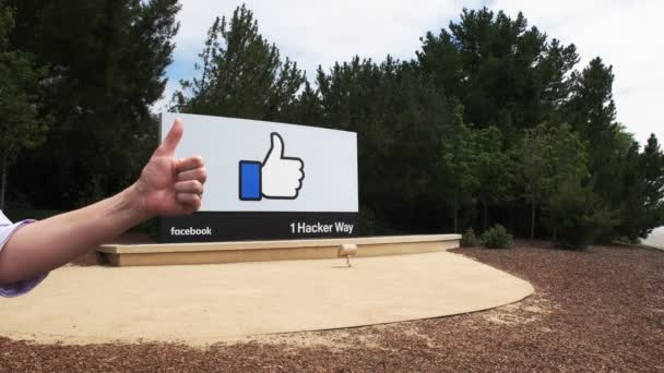 Menlo Park California Usa May 2016 Pengunjung Membuat Tanda Facebook — Stok Video