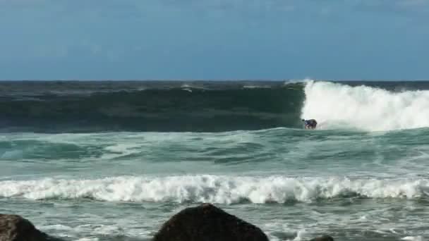 Coolangatta Queensland Australia March 2016 Slow Motion Shot Surfer Performing — стоковое видео