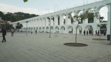 3 eksen gimbal lapa kemerleri de rio de janeiro, Brezilya doğru yürürken vurdu