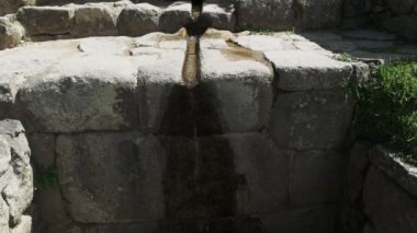 machu picchu Peru, çeşmeden su atış aşağı eğimli