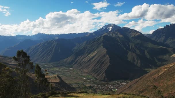 Afternoon view of sacred valley near ollaytantambo — Stock Video