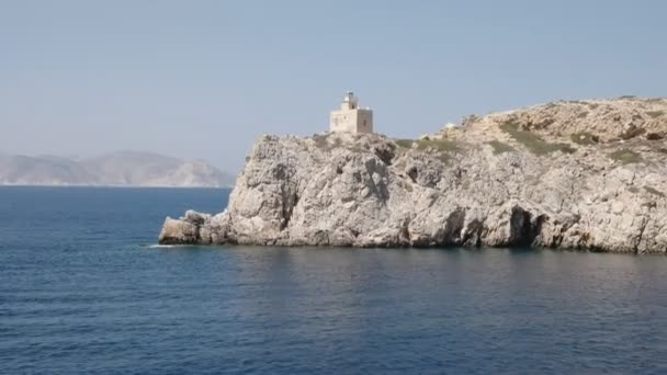 Vuurtoren Ormos Harbor op het eiland IOS, Griekenland — Stockvideo