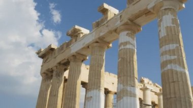 Atina'da antik partenon sütunları