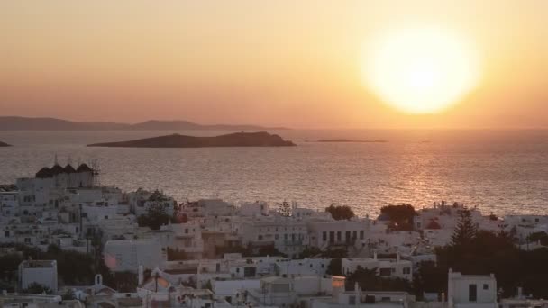 Sonnenuntergang in der Stadt Chora auf Mykonos, Griechenland — Stockvideo