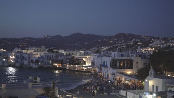 Visão noturna de pequeno venice na ilha de mykonos, grécia — Vídeo de Stock
