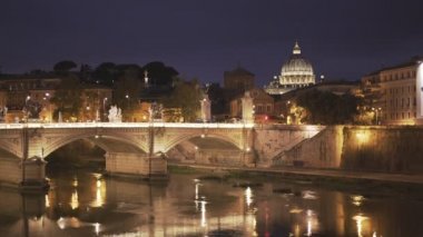 st peters ve tiber nehri roma şehrinde gece, İtalya