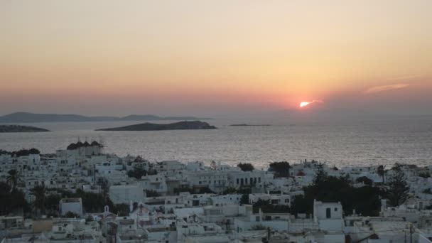 Sunset view of the town of chora on mykonos — Stock Video