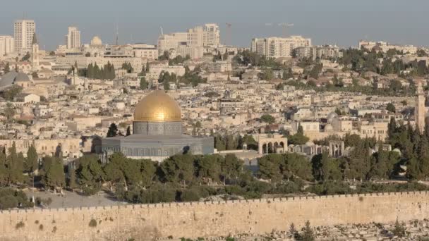 Närbild av Klippdomen från MT Oliver, Jerusalem — Stockvideo