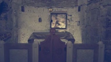 gimbal kudüste kutsal sepulchre kilisede Adem şapel içine yürürken vurdu