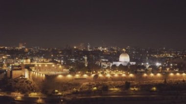 Kudüs 'te zeytin montajından kayanın atış kubbe gece yakınlaştırma