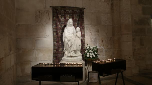 JERUSALEM, ISRAEL - 20 DE SEPTIEMBRE DE 2016: amplia vista de la estatua de Santa Ana en jerusalem — Vídeo de stock