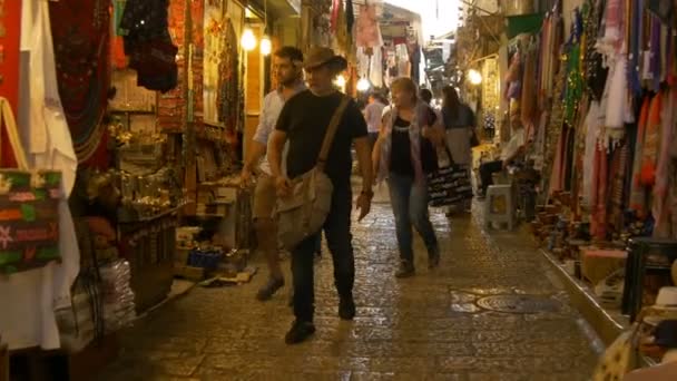 ИЕРУСАЛИМ, Израэль-СЕНТЯБРЬ, 21 сентября 2016 г.: рынки в мусульманском квартале, Старый город — стоковое видео