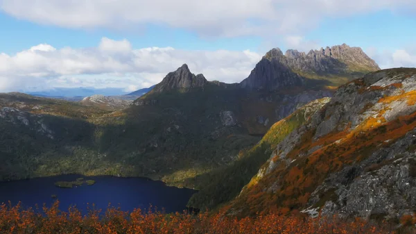 Culla montagna e colomba lago da marioni belvedere — Foto Stock