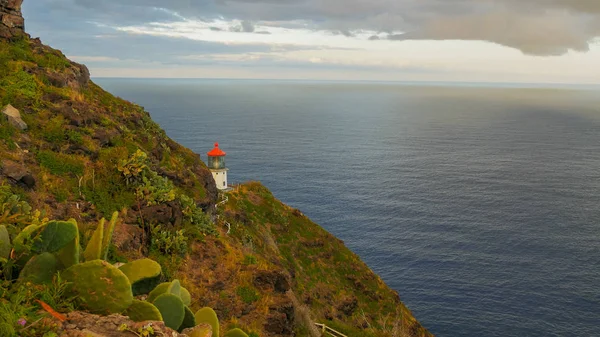Oahu adasında geniş bir makapuu deniz feneri görüntüsü. — Stok fotoğraf